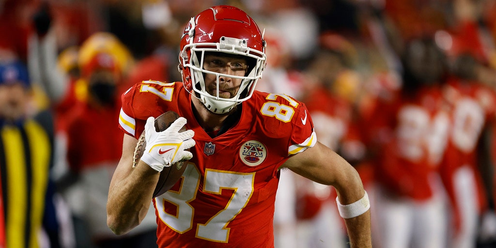 Kelce family advocates for NFL stadiums to use grass fields after