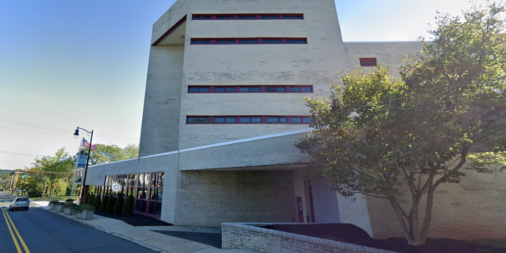 New Jersey fencing coach accused of sexually assaulting 2 teens dies in jail - Vimarsana News