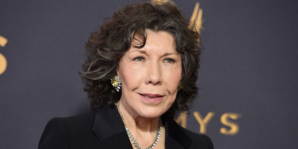 Lily Tomlin to receive 'Movies for Grownups' award - Vimarsana News