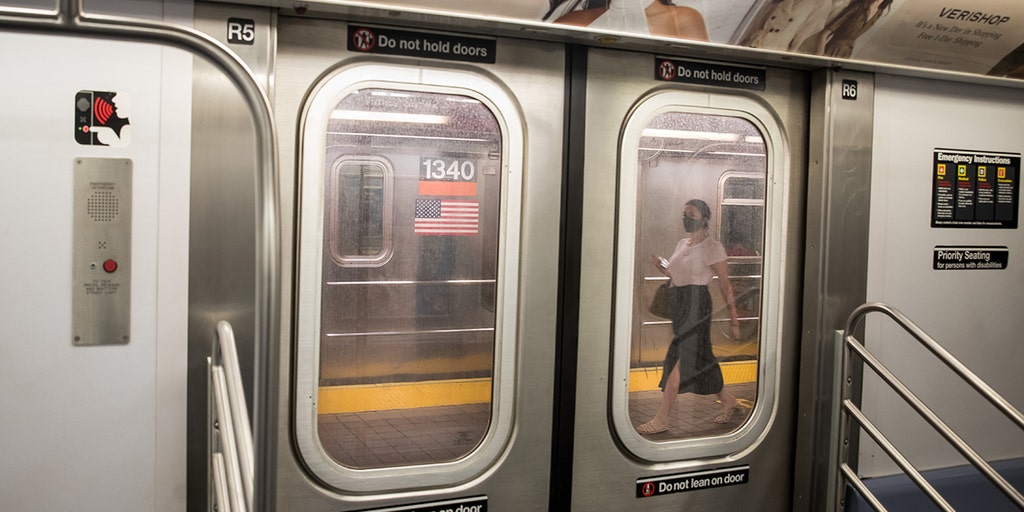 Parolee charged with hurling anti-Asian slur, shoving man on Manhattan subway - Vimarsana News