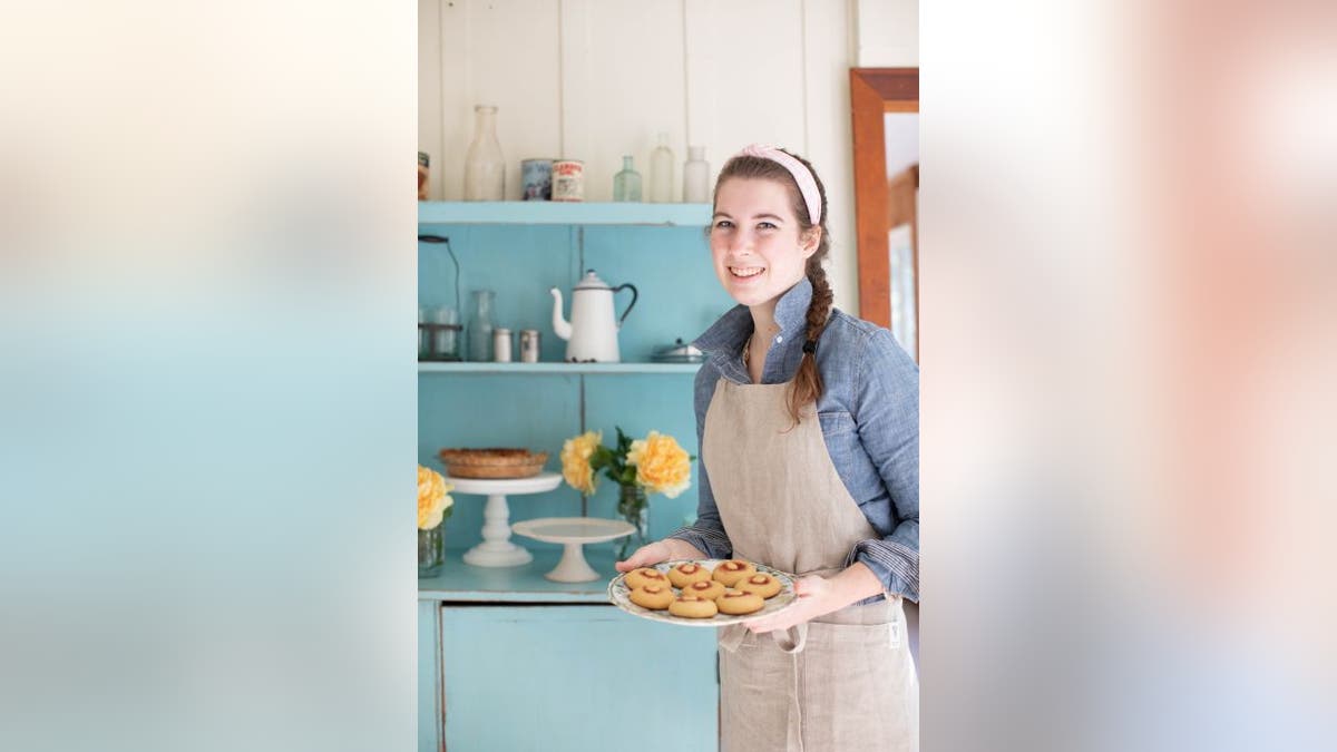 Liza Gershman Rhubarb-Filled Cookies 