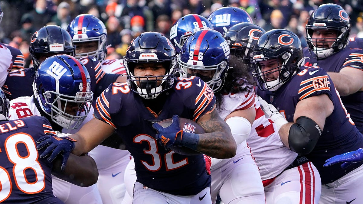 FOX Sports: NFL on X: The Lions are signing former Bears RB David