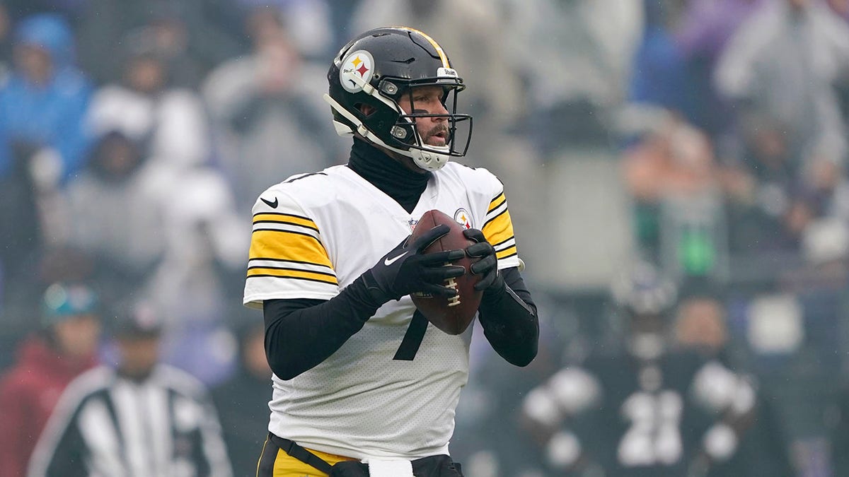 Ben Roethlisberger looks to pass