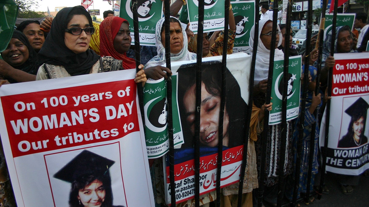 People rally demanding the release of Aafia Siddiqui