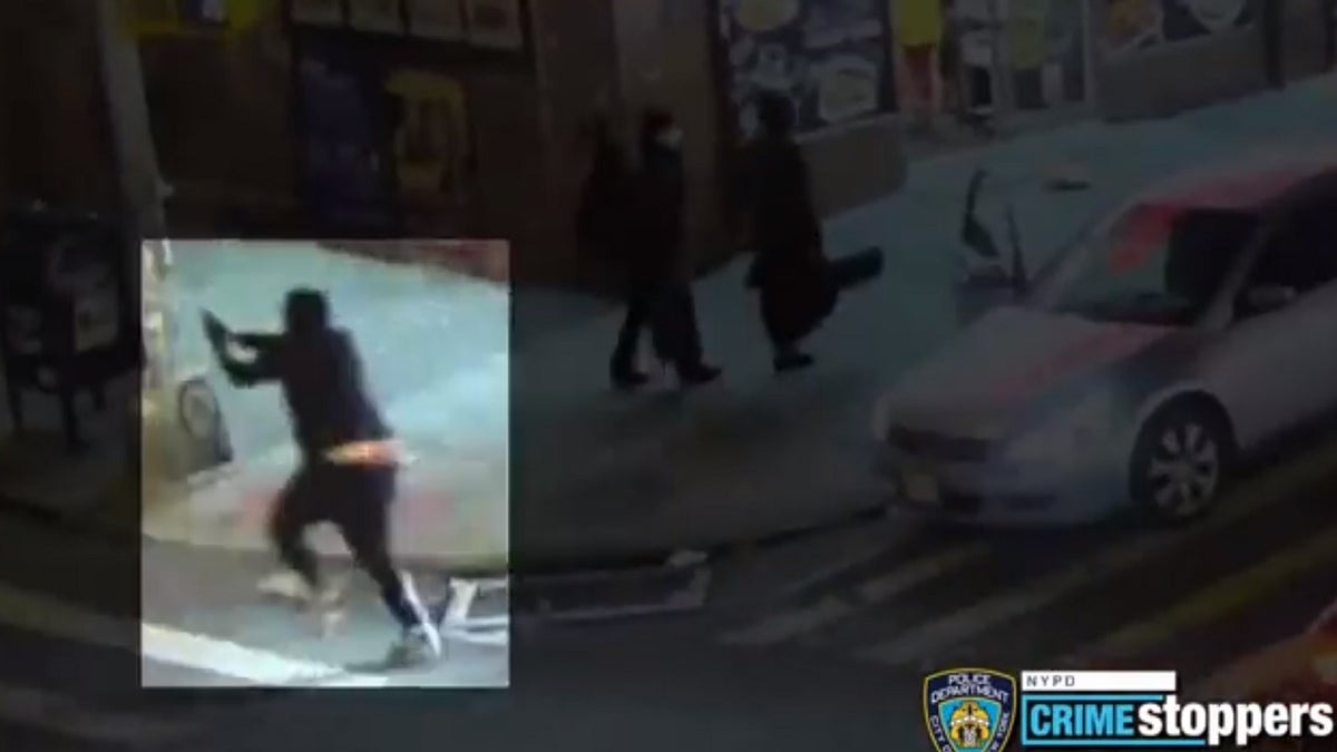 The NYPD has released new video of the suspected gunman who shot an 11-month-old girl in the Bronx on Jan. 19, 2022 (NYPD)