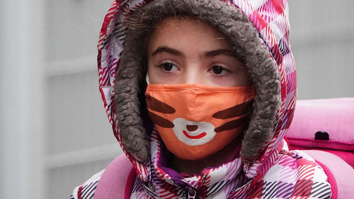 CHILD-MASK-SCHOOL-NEW-YORK-CITY