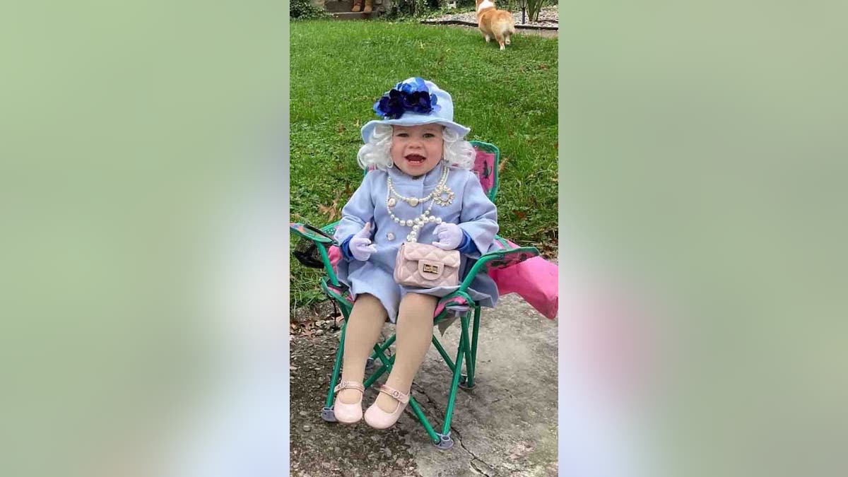 A family in Ohio recently received letter from Windsor Castle after their 1-year-old daughter dressed up as Queen Elizabeth for Halloween.?