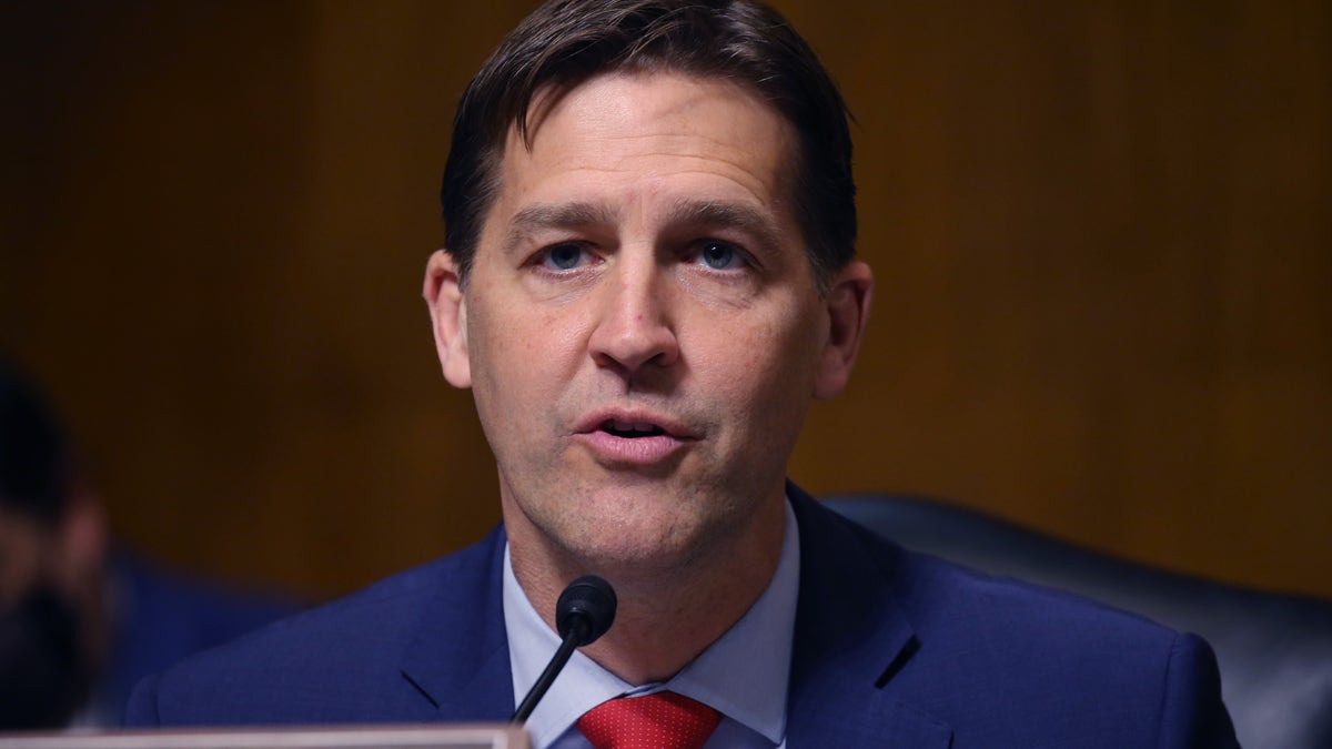 Sasse at a hearing