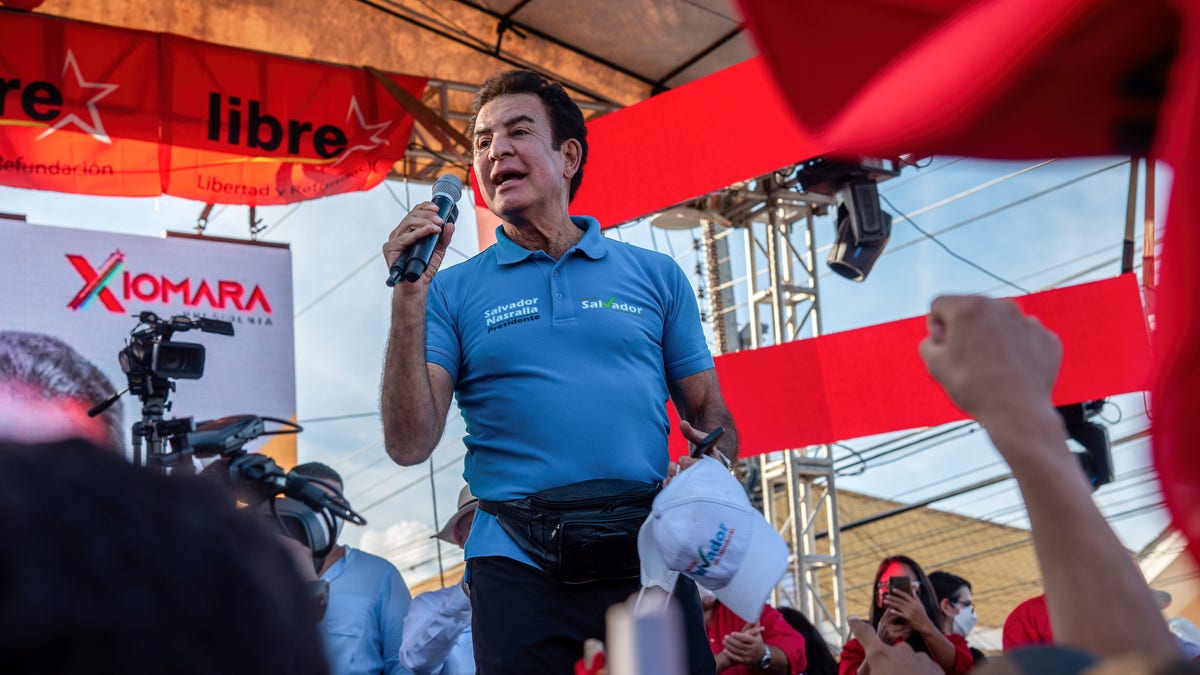 Salvador Nasralla, the vice-presidential candidate of Libre Party, speaks at the final rally in San Pedro Sula.