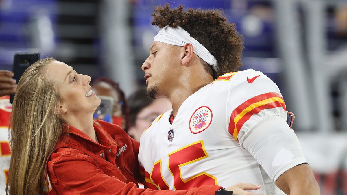 Patrick Mahomes' fiancée Brittany Matthews responds to criticism over  champagne incident