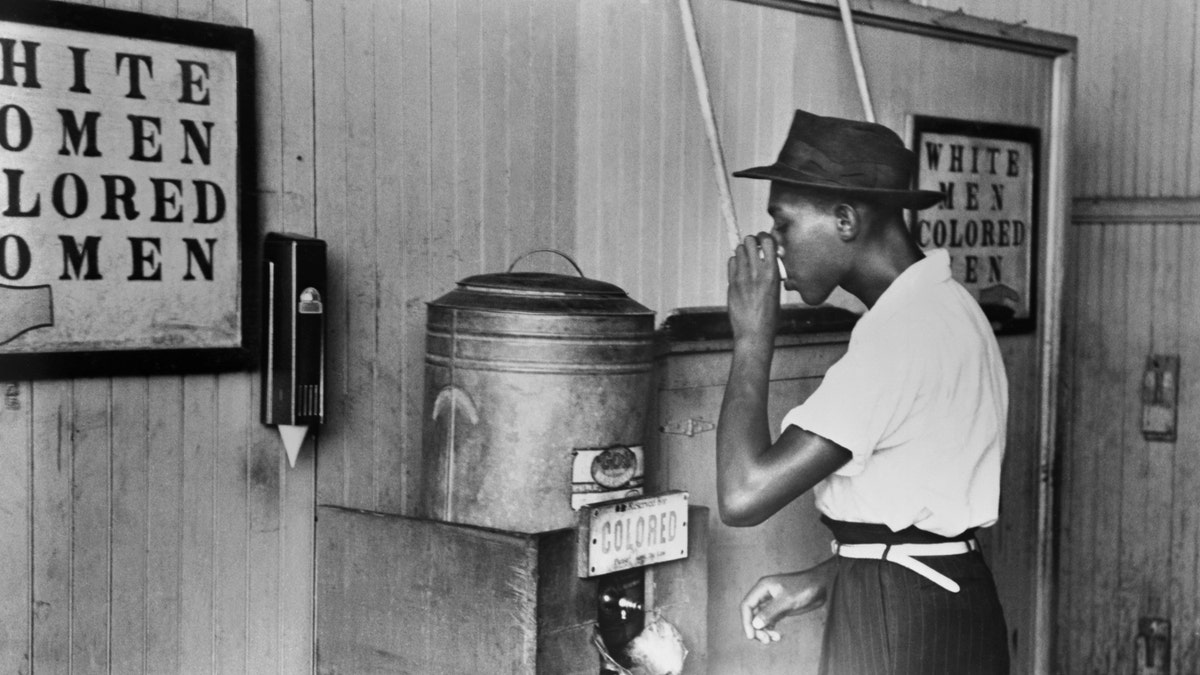 Jim Crow south colored fountain in Oklahoma City, 1939