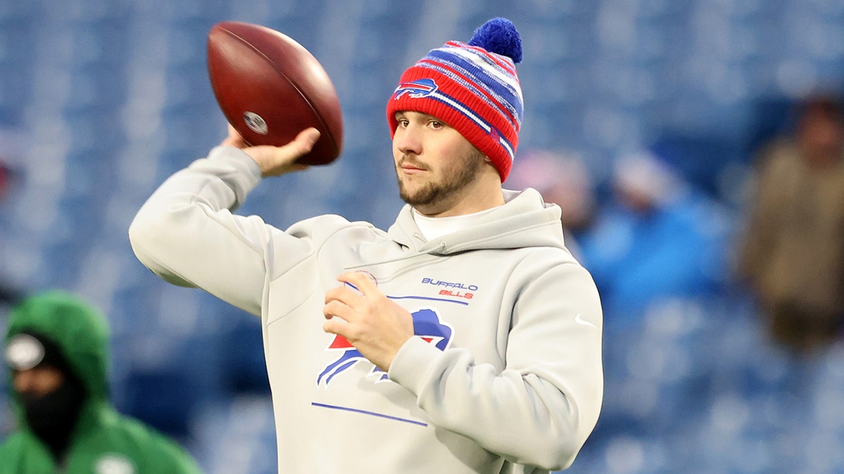 Bills' Josh Allen Is 'the Best Player In Football,' NFL Analyst Says ...