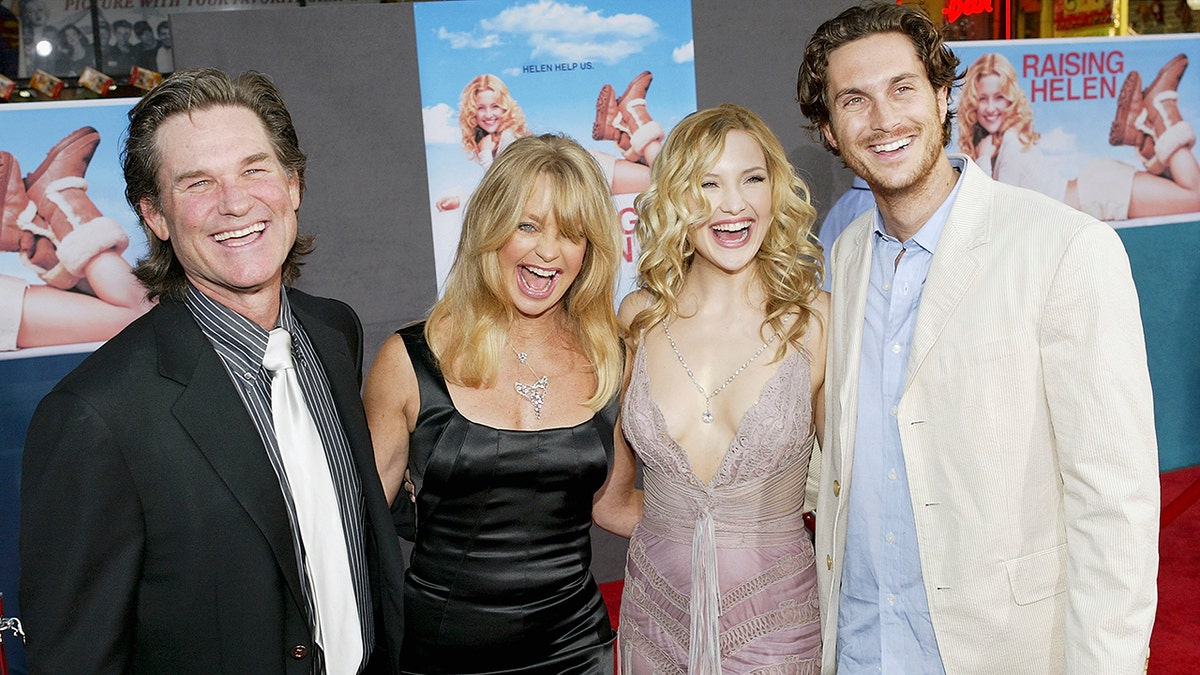 Kurt Russel, Goldie Hawn, Kate Hudson and Oliver Hudson