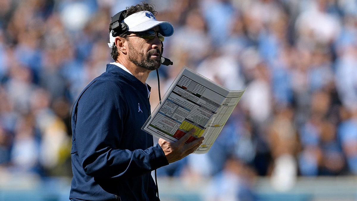 Head coach Larry Fedora