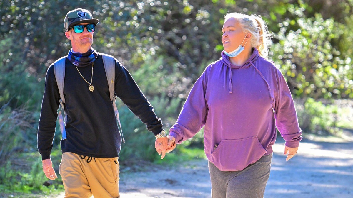 Mama June hikes with new boyfriend, Justin Stroud outside Los Angeles.