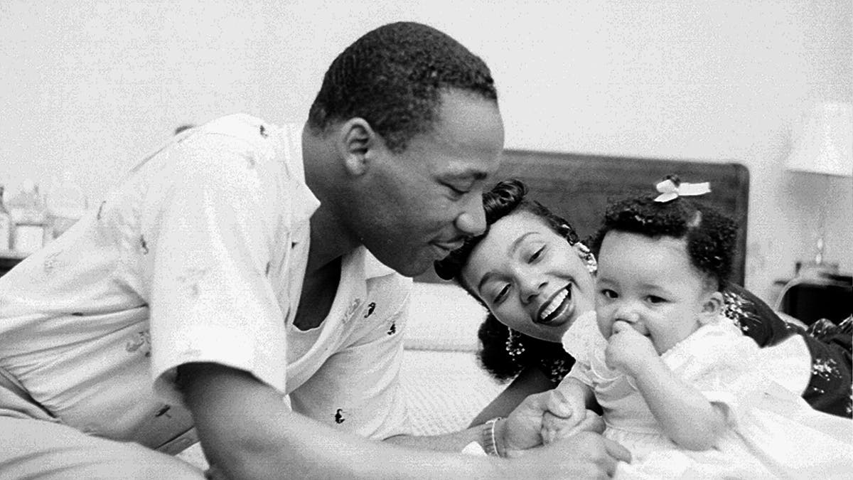 MONTGOMERY, AL - MAY 1956: Civil rights leader Reverend Martin Luther King, Jr. relaxes at home with his family in May 1956 in Montgomery, Alabama. (Photo by Michael Ochs Archives/Getty Images)