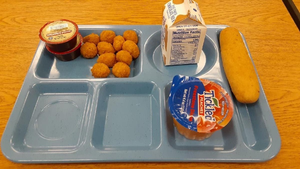 Free School meal served at NY school under USDA guidelines