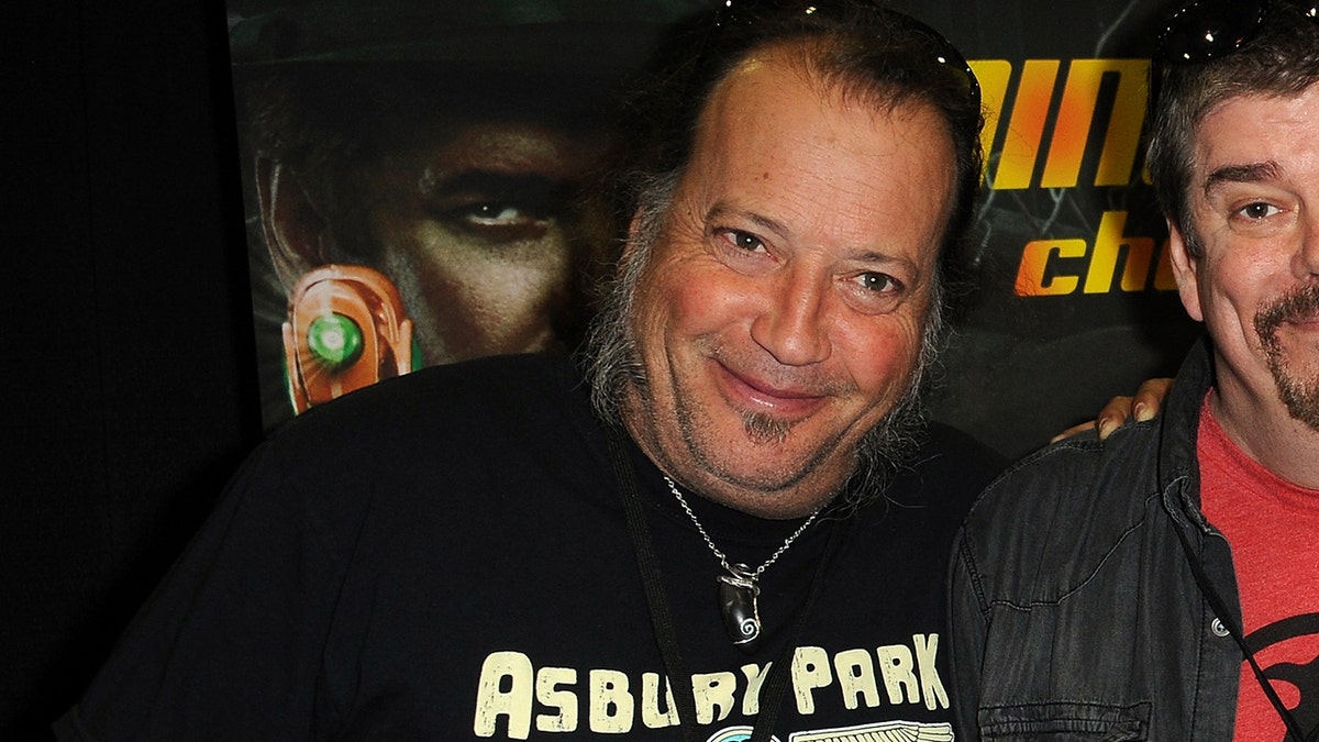 ‘Comic Book Men’ star Robert Bruce died at age 62.