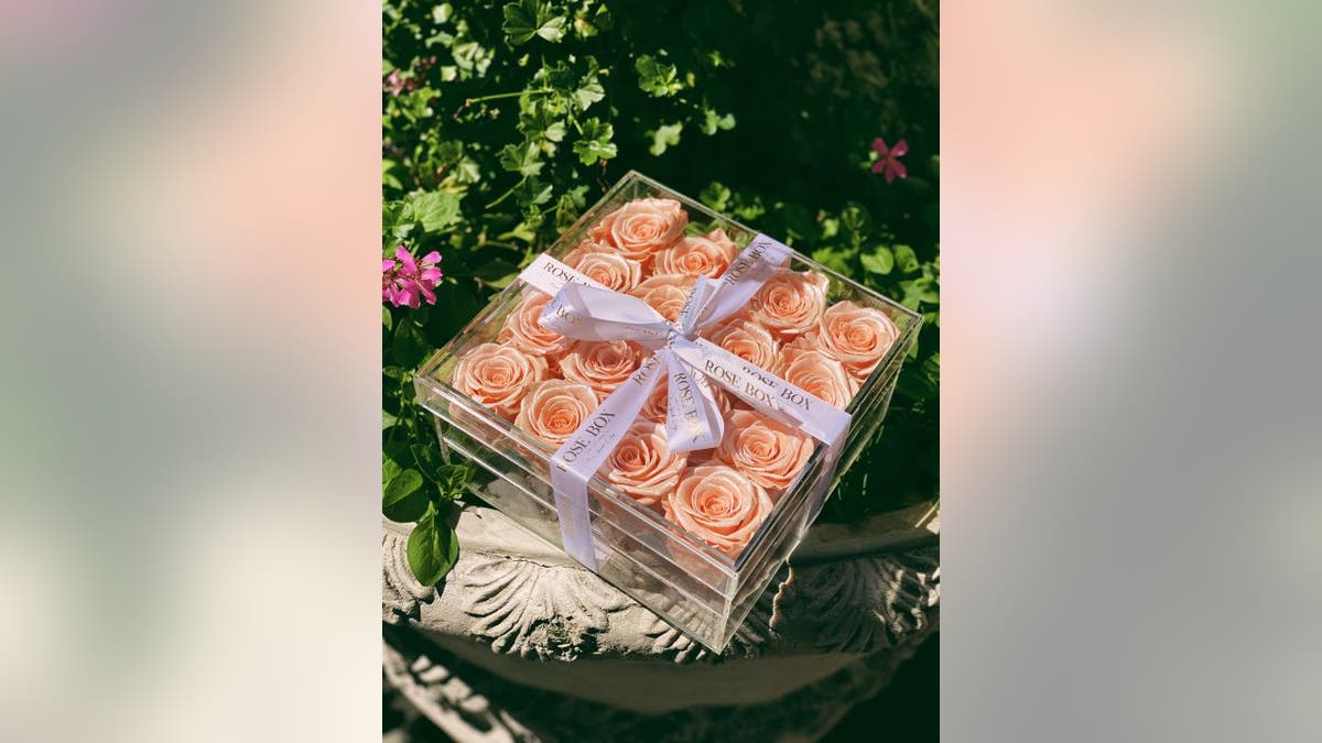 Rose Box NYC Floral Gift Box