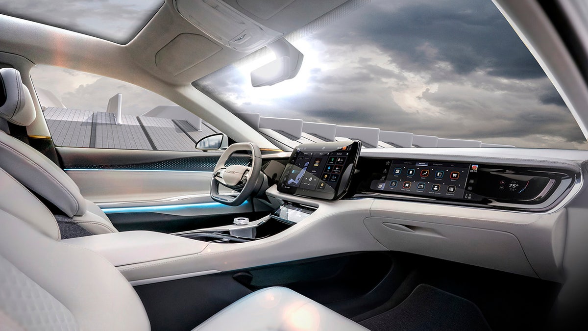 Chrysler Airflow Concept cabin has digital displays for the front and rear passengers.