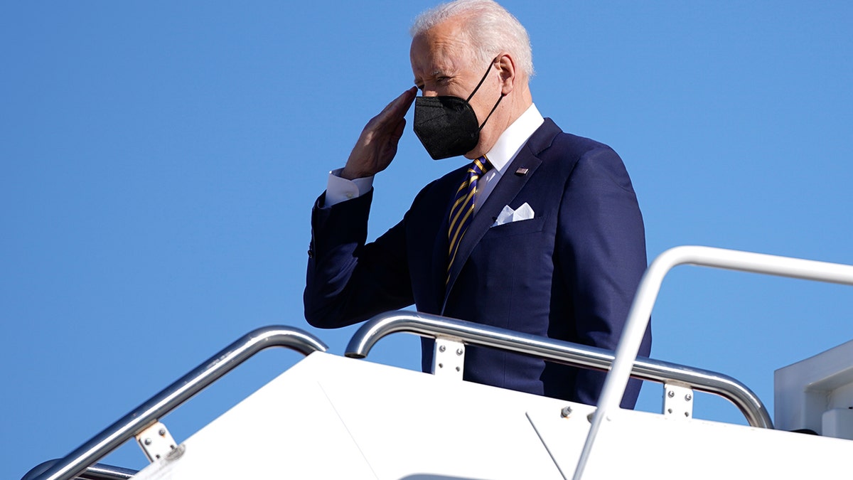 President Biden arrives in Maryland, off air force one 