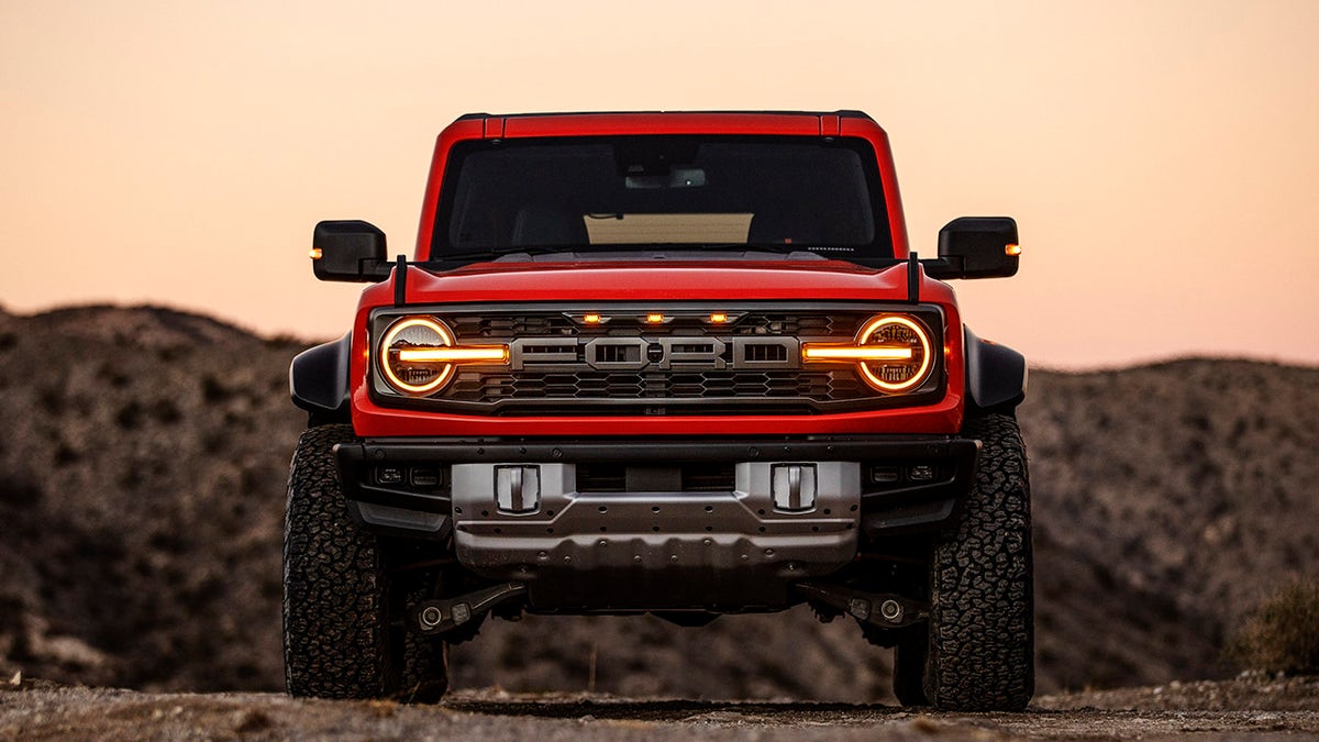 The Bronco Raptor is so wide that it requires amber indicator lights.