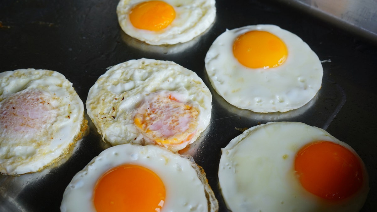 TikTok user @essentialmcdonalds posted a video on the social media platform showing the difference between McDonald’s folded egg and its round egg. 