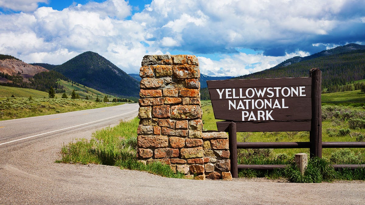 Yellowstone national park entrance