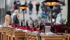 COVID-19: Germany to tighten restaurant rules while cutting quarantine time