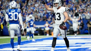 Carr, Raiders beat Colts 23-20 to close in on playoff spot