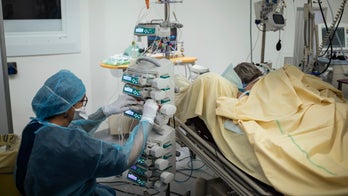 France allows COVID infected medics to work