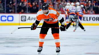 Islanders win 4-3 in shootout, hand Flyers 9th straight loss