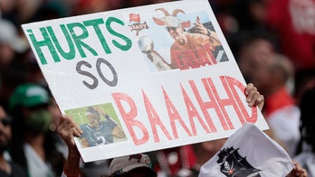 Buccaneers fans pummel Eagles fan in ugly beatdown