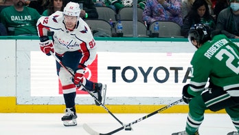 Capitals beat Stars, former teammate Braden Holtby 5-0