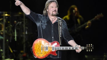 Travis Tritt recounts 'magnetism' of country icon Johnny Cash
