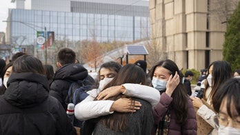 Deaf UChicago student begs university to lift mask mandate so he can understand professors