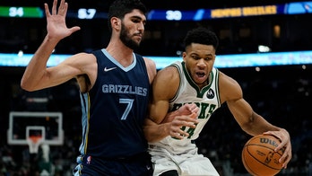Giannis Antetokounmpo leads Bucks past short-handed Grizzlies