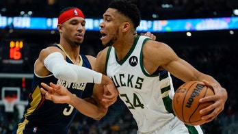 Giannis Antetokounmpo's triple-double leads Bucks to 6th straight win