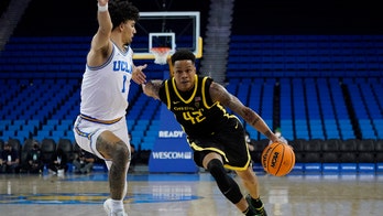Oregon upsets No. 3 UCLA in OT for Dana Altman's 700th win