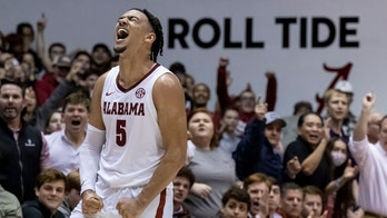 Alabama survives late rally, upsets No. 13 LSU