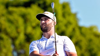 Jon Rahm, Cameron Smith pull away at Kapalua on day of record scoring