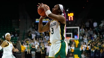 No. 15 Baylor hits 12 3s in win over No. 7 Iowa State