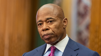 NYC to increase number of police officers in subways, Adams and Hochul say