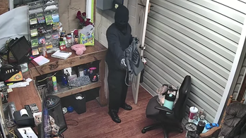 Georgia woman allegedly stole lottery tickets from clerk who had just been fatally shot in robbery: police