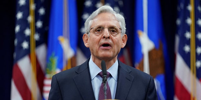 Amerikaanse. Attorney General Merrick Garland speaks at the Department of Justice,  in advance of the one year anniversary of the attack on the U.S. Kapitool, in Washington, Woensdag, Jan.. 5, 2022. 