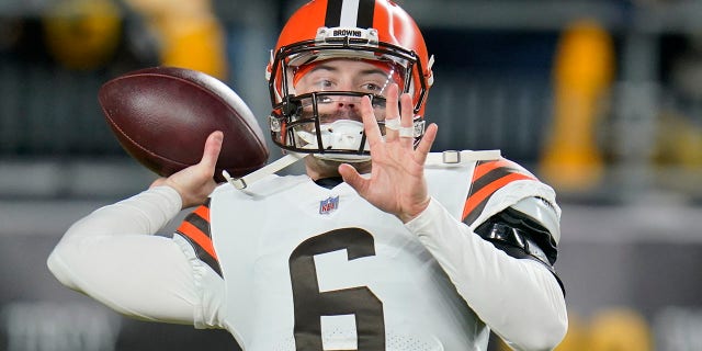 Cleveland Browns quarterback Baker Mayfield warms up before the Steelers game Jan. 3, 2022, in Pittsburgh.