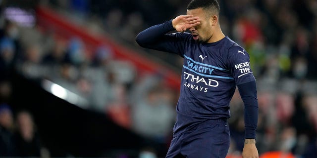 Manchester City's Gabriel Jesus gestures during the English Premier League soccer match between Southampton and Manchester City at St Mary's stadium in Southampton, 영국, 토요일, 1 월. 22, 2022.