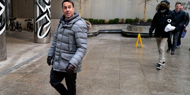 Major League Baseball deputy commissioner Dan Halem arrives for a meeting in New York, Lunedi, Jan. 24, 2022. Negotiators for locked-out baseball players and management met in person for the first time since Dec. 1, the day before the start of the sport's first work stoppage since 1995.
