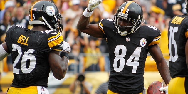 Antonio Brown celebrates touchdown