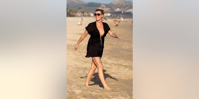 Sandra Lee shows off beach body while on girls' trip with best friend | Fox News